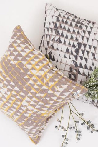 22 Factor | Binge Watching Netflix Cushion Gift Set